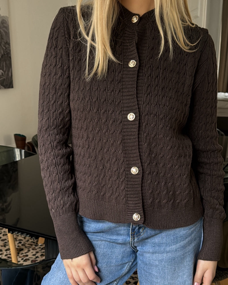 Braune Strickjacke